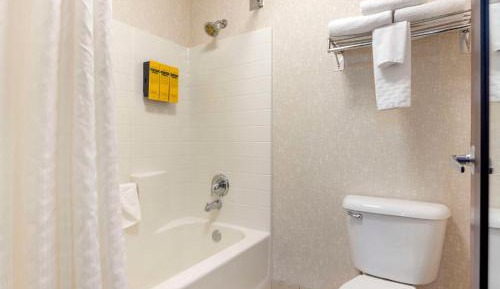 King Room with Bathtub - Disability Access/Non-Smoking