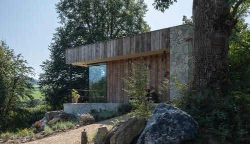 holiday house with 2 bedrooms