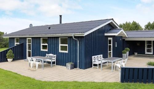 Three-Bedroom Holiday Home 