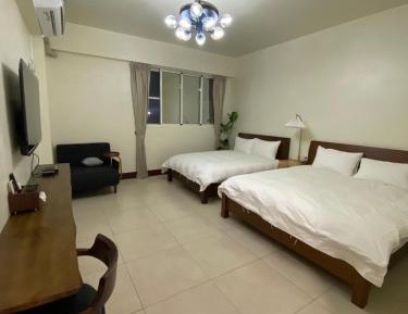 Quadruple Room with Private Bathroom