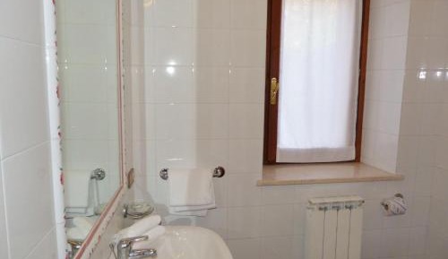 One-Bedroom Apartment (2 Adults + 2 Children)