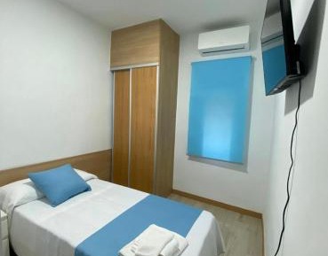 Single Room with Private Bathroom