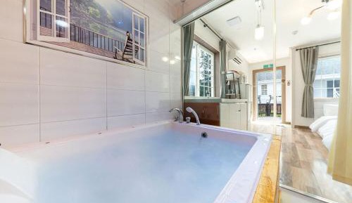 Double Room 4