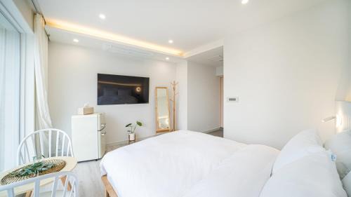 Double Room with Sea View 2