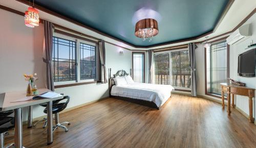 Double Room 5