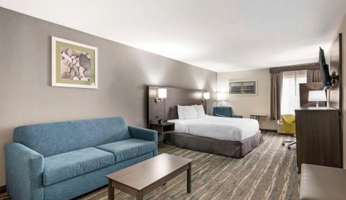 King Room with Sofa - Non-Smoking
