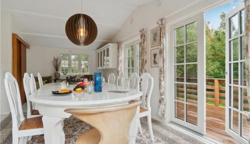 Three-Bedroom Holiday Home 