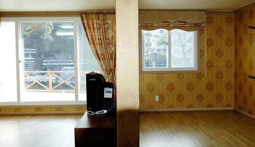 Family Room 2