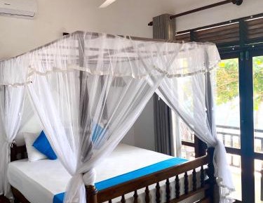 Double Room with Balcony and Sea View