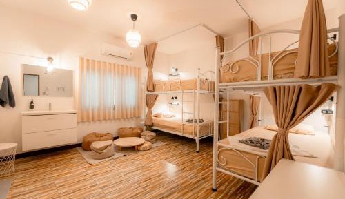 Bed in 4-Bed Mixed Dormitory Room