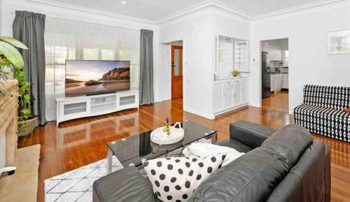 Three-Bedroom Holiday Home 