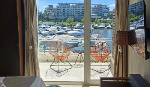 Studio Apartment with Balcony