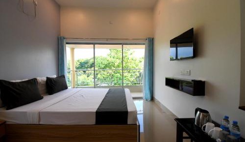 Studio with Balcony