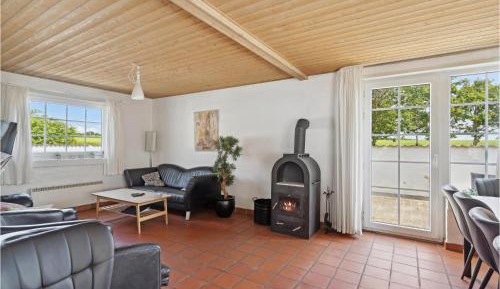 Eleven-Bedroom Holiday home