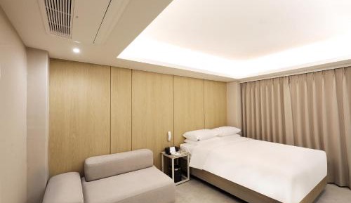 Deluxe Double Room with Shower