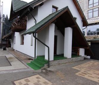 Cottage (10 Adults)