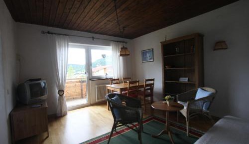 Apartment with Mountain View