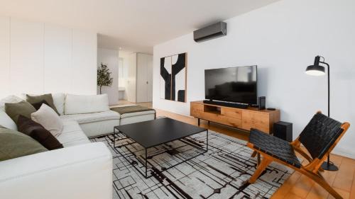 Two-Bedroom Apartment with Balcony and Sea View