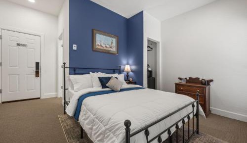 Queen Room