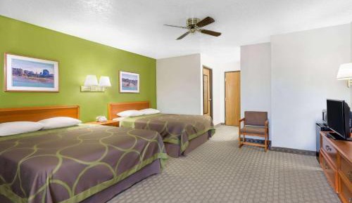 Queen Room with Two Queen Beds - Non-Smoking