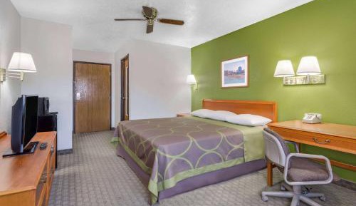 Queen Room - Mobility Access/Non-Smoking