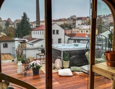 Deluxe Suite with Spa Bath