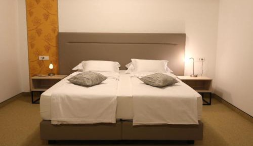 Deluxe Double Room with Bath