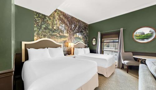Suite with Two Queen Beds and Sitting Area - Non-Smoking