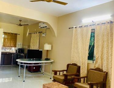 Deluxe Two-Bedroom Apartment with Garden View