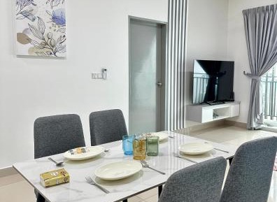 Three-Bedroom Apartment with Balcony