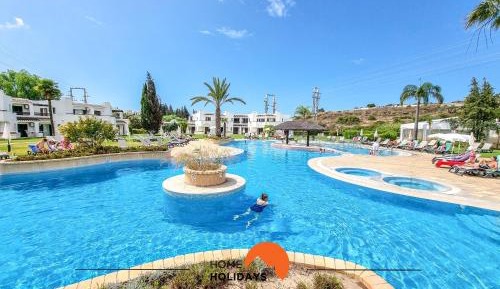 One-Bedroom Apartment with Balcony