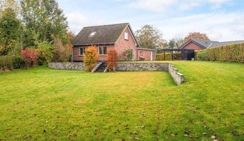 Three-Bedroom Holiday Home 