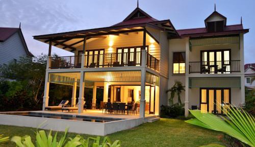 Four-Bedroom Deluxe Maisonette with Private Pool