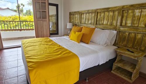 Deluxe Queen Room