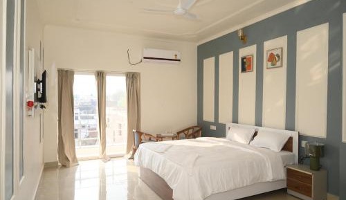 Deluxe Double Room with Balcony
