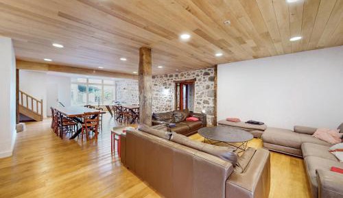 Five-Bedroom Holiday Home