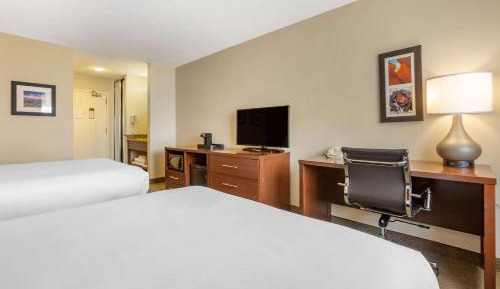 Queen Room with Two Queen Beds - Non-Smoking