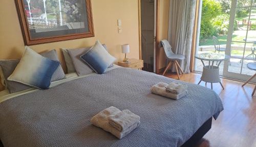 Deluxe Double Room (2 Adults + 1 Child)