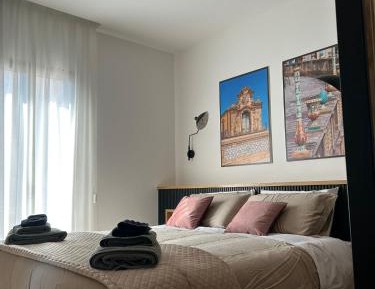 King Studio with Sofa Bed