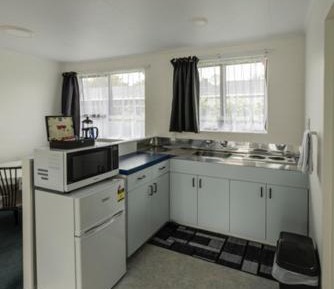 Deluxe One-Bedroom Apartment