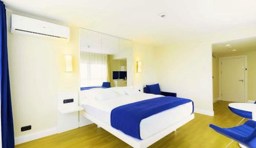 Studio Apartment with Sea View