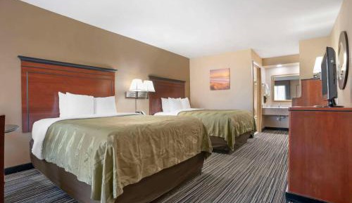 Queen Room with Two Queen Beds - Non-Smoking