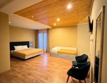 Triple Room with Mountain View