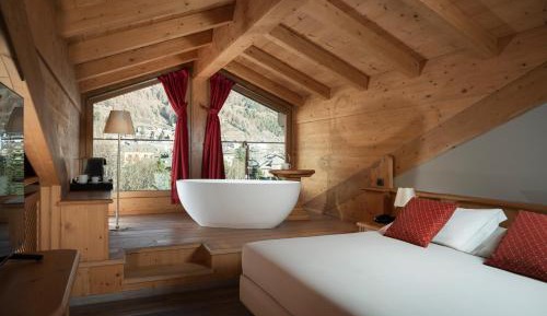 Deluxe Double Room with Bath