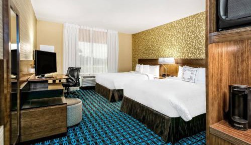Queen Room with Two Queen Beds and Adapted Tub - Mobility and Hearing Accessible