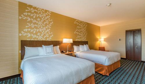 Queen Room with Two Queen Beds - Hearing Accessible