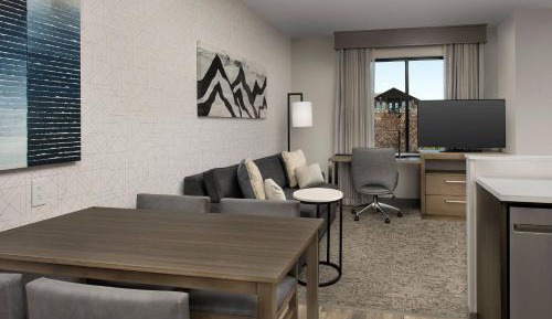 Two-Bedroom Suite with Mountain View