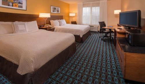 Queen Room with Two Queen Beds - Hearing Accessible