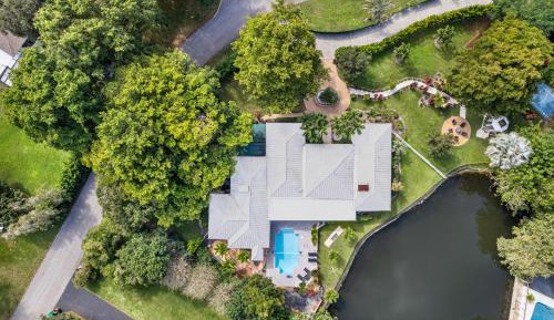 Eight-Bedroom Villa
