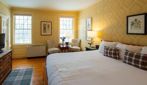 Twin Room or King Room with Stall Shower